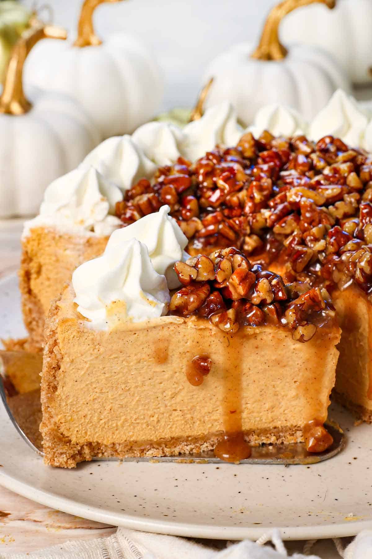 Effortless No-Bake Raw Pumpkin Cheesecake: Vegan & Gluten-Free Treat